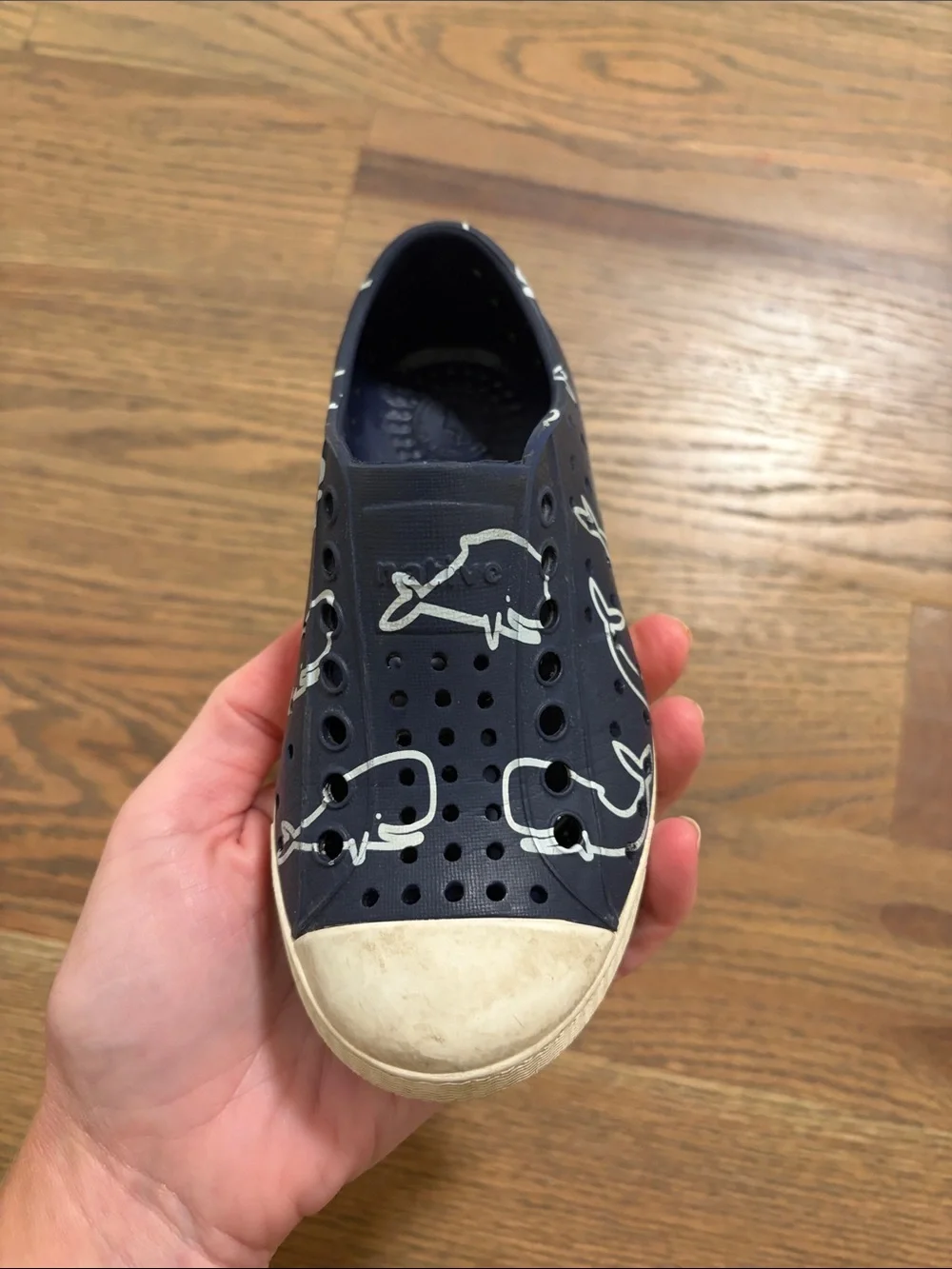 Native ack whale toddler size 9 shoes play condition